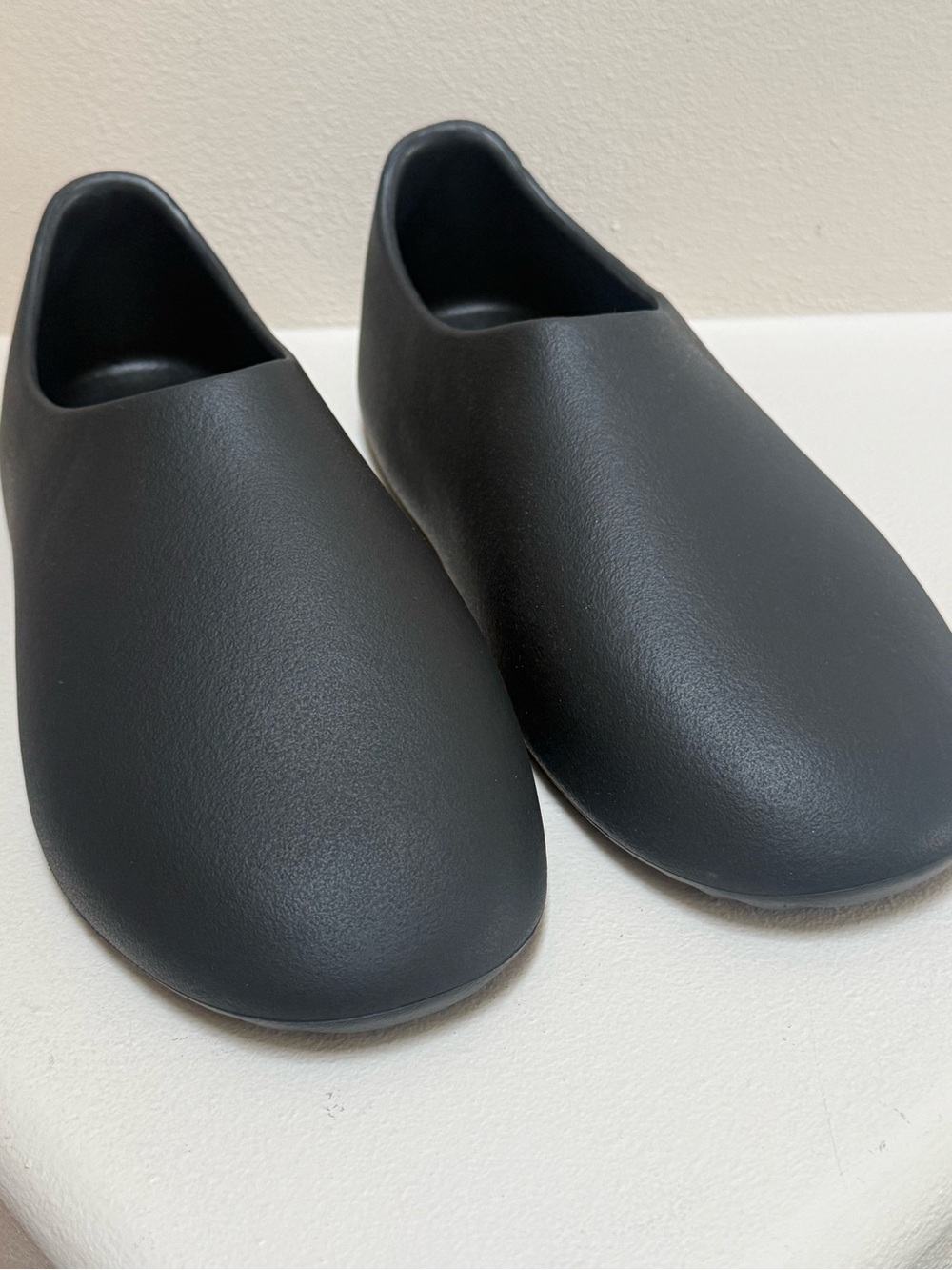 New Yeezy Black Clogs Size 14 | SHIPS NEXT DAY Skip The 13 Week Wait!